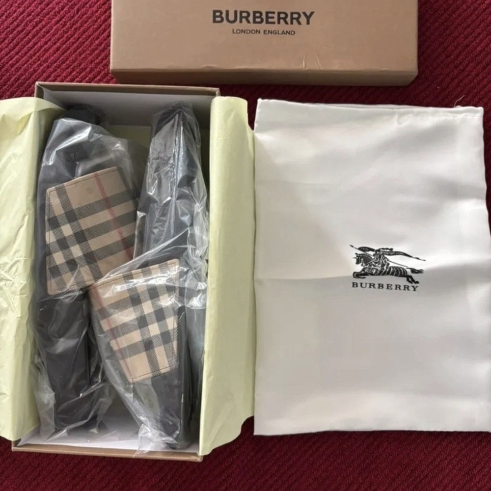 NIB Burberry Vintage Check Archive Beige Slide Sandals M8.5US, W10 Us (42 Euro)